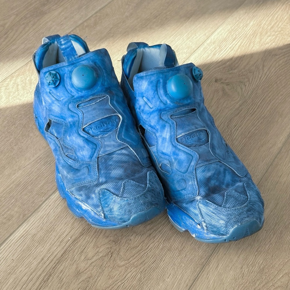 Vetements x Reebok Insta Pumps
US 6 / EU 37.5